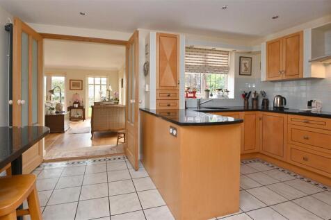 Kitchen to Lounge.jpg