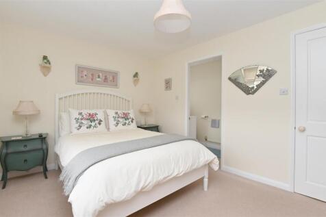 Bedroom 2 to en-suite.jpg