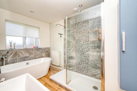 Bathroom - shower and bath.jpg