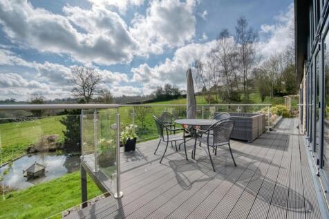 Balcony - dining area looking south-west.jpg