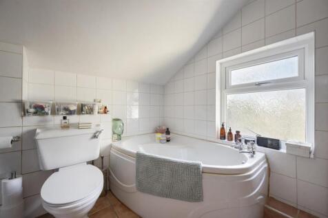 Bathroom - bath.jpg
