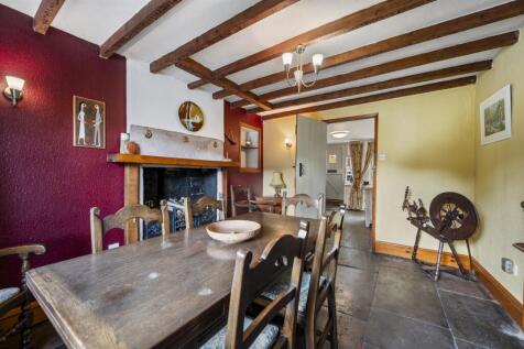 Dining Room to entrance hallway.jpg