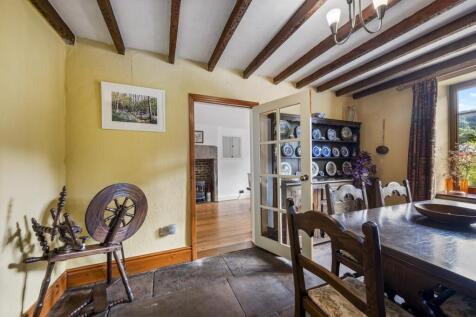 Dining Room to breakfast room.jpg