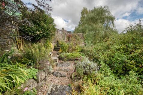 Steps from car park to garden.jpg