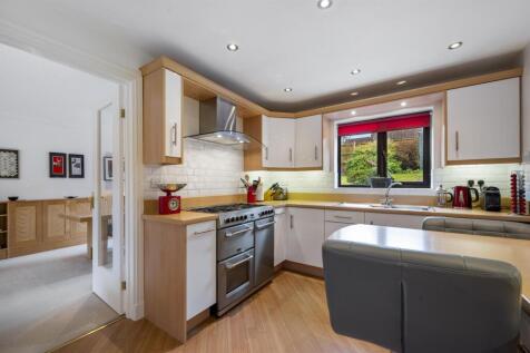 Kitchen to Lounge-Diner.jpg