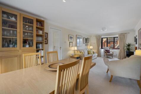 Lounge-Diner to front window.jpg