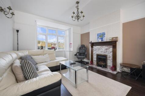 Sitting Room towards front.jpg