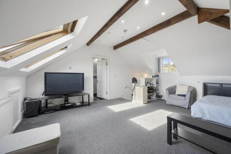 Bedroom Five to en-suite.jpg