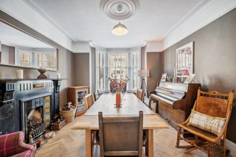 Dining Room.jpg