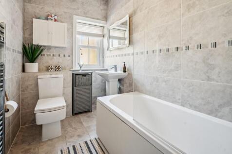 Bathroom.jpg