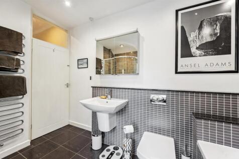 Bathroom - sink.jpg