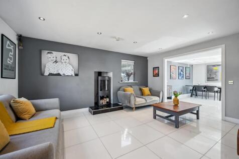 Living Room.jpg