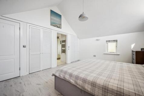 Bedroom One to en-suite.jpg