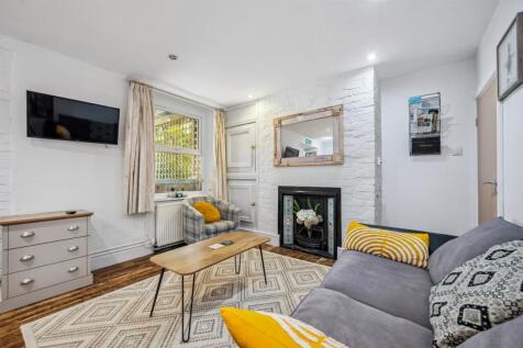 Lounge and fireplace.jpg