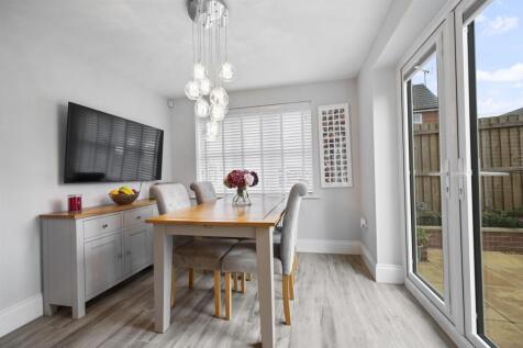 Dining Area.jpg