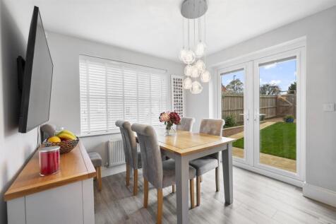 Dining Area and Garden.jpg