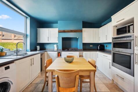 Breakfast Kitchen - to worktops.jpg