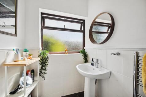 Bathroom - sink.jpg