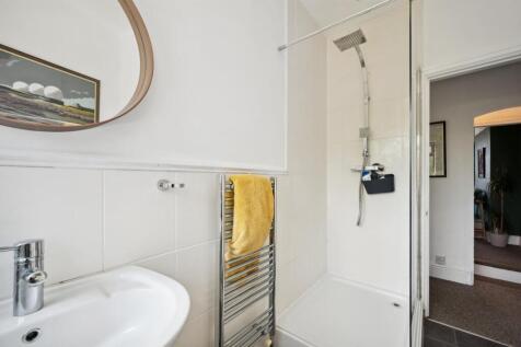 Bathroom - shower.jpg