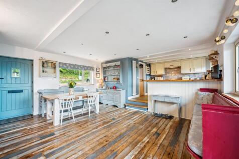 Dining area to Kitchen.jpg
