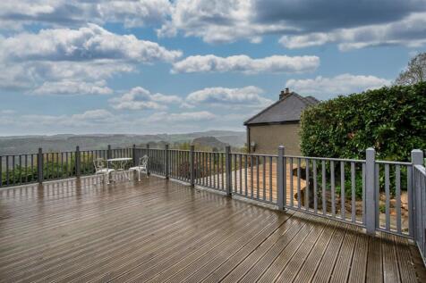 Terrace and views north-west.jpg