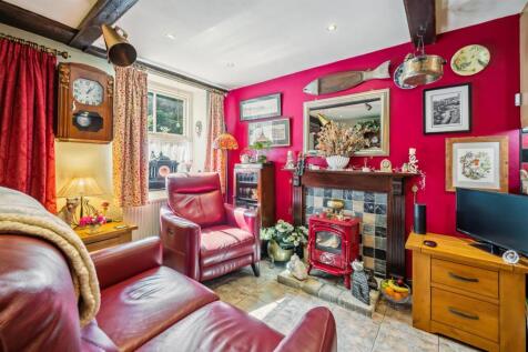 Lounge - fireplace.jpg