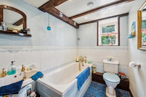 Bathroom.jpg