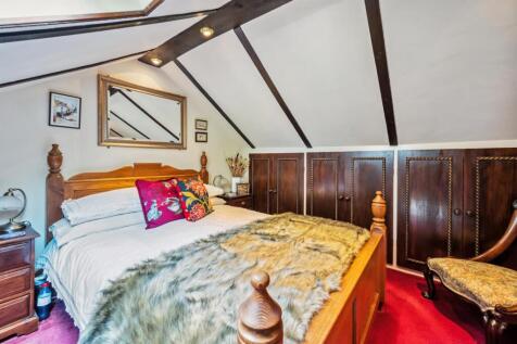 Mezzanine Bedroom to eaves.jpg