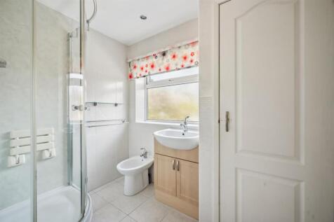 Shower Room.jpg