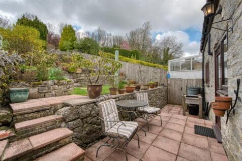 Garden - patio.jpg