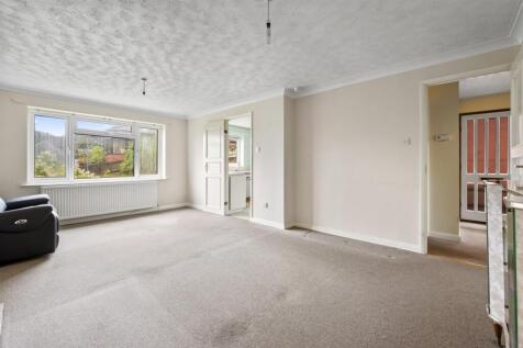 Lounge-Diner towards kitchen.jpg