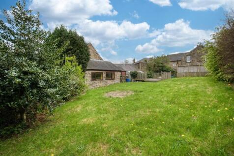 Rear Garden to decking.jpg