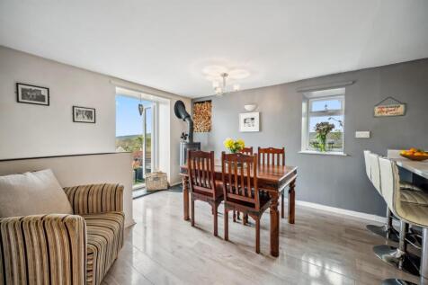 Dining area to terrace.jpg