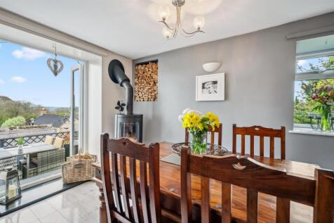 Dining area and view through terrace.jpg
