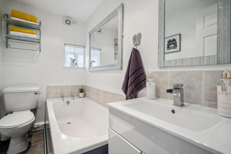 Bathroom.jpg