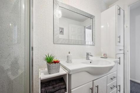 Shower Room - vanity unit.jpg