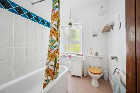 Bathroom.jpg