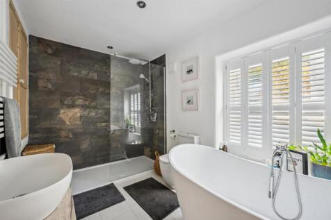 Bathroom - shower.jpg