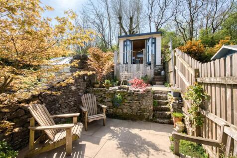 Rear Garden towards Garden Room.jpg