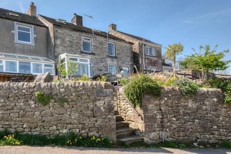 Steps to front garden.jpg