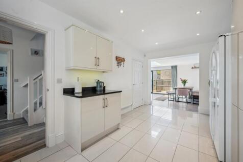 Kitchen towards dining area and garden.jpg
