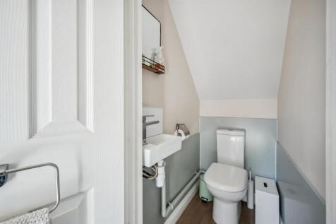 Ground floor WC.jpg