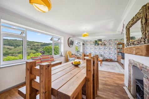 Dining area to lounge.jpg