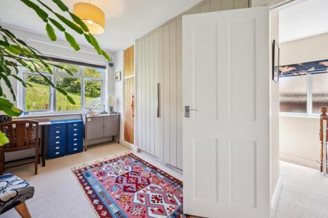 Bedroom One - wardrobes.jpg