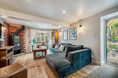 Living Room.jpg