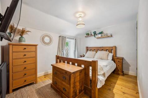 Bedroom One.jpg