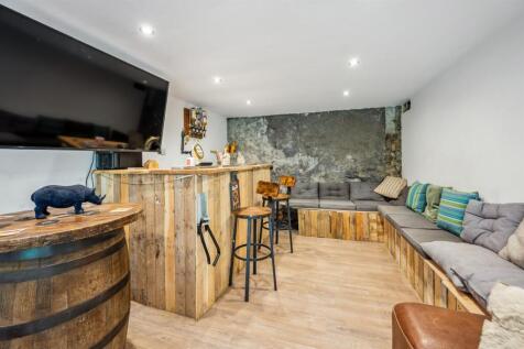 Reception Room - bar and seating.jpg