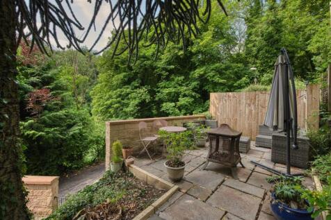 Garden - upper dining patio.jpg