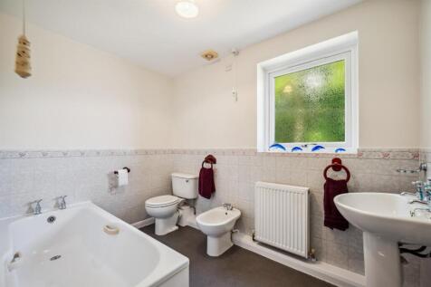 Bathroom.jpg