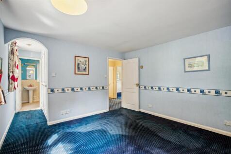 Bedroom One towards en-suite.jpg